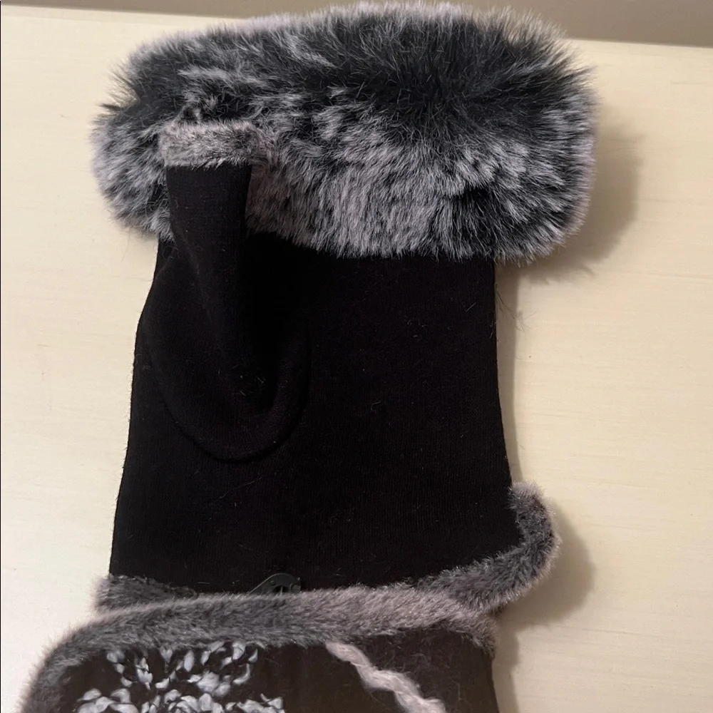 NWT: Fingerless Gloves - Picture 4 of 5